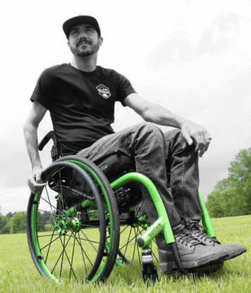 Zac Wolfe lifestyle-posering